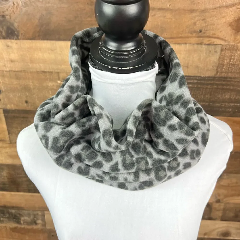 Old Navy Scarf Infinity Grey Black Leopard Print